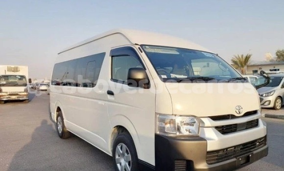 Comprar Usado Toyota Hiace White Carro em Santa Maria em Sal Comprar Usado Toyota Hiace White Carro em Santa Maria em Sal