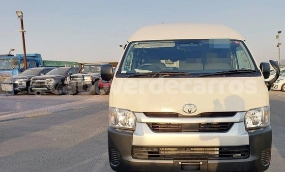 Comprar Usado Toyota Hiace White Carro em Santa Maria em Sal Comprar Usado Toyota Hiace White Carro em Santa Maria em Sal