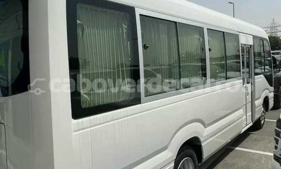 Comprar Usado Toyota Coaster White Carro em Santa Maria em Sal Comprar Usado Toyota Coaster White Carro em Santa Maria em Sal