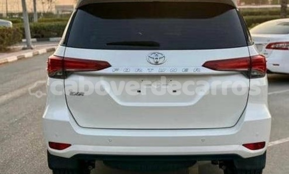 Buy Used Toyota Fortuner White Car in Santa Maria in Sal Buy Used Toyota Fortuner White Car in Santa Maria in Sal