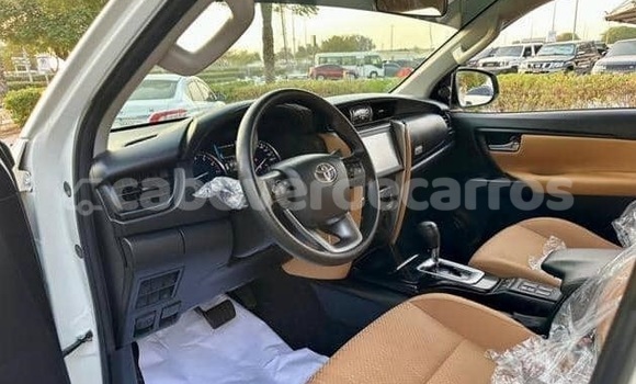 Buy Used Toyota Fortuner White Car in Santa Maria in Sal Buy Used Toyota Fortuner White Car in Santa Maria in Sal