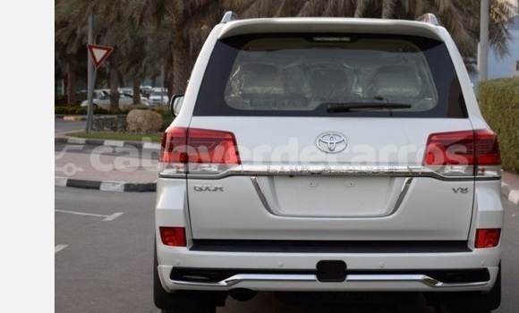 Buy Used Toyota Land Cruiser White Car in Santa Maria in Sal Buy Used Toyota Land Cruiser White Car in Santa Maria in Sal