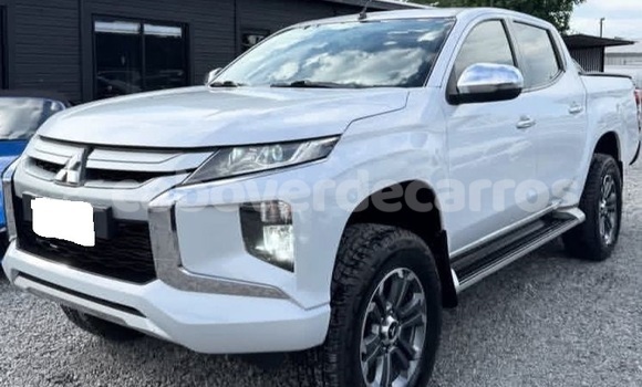Buy Used Mitsubishi L200 White Car in Santa Maria in Sal Buy Used Mitsubishi L200 White Car in Santa Maria in Sal