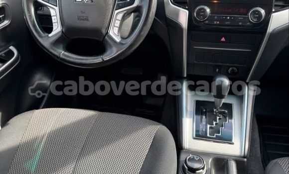 Buy Used Mitsubishi L200 White Car in Santa Maria in Sal Buy Used Mitsubishi L200 White Car in Santa Maria in Sal