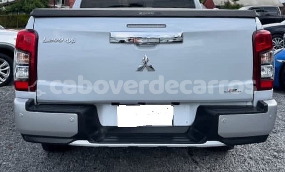 Buy Used Mitsubishi L200 White Car in Santa Maria in Sal Buy Used Mitsubishi L200 White Car in Santa Maria in Sal