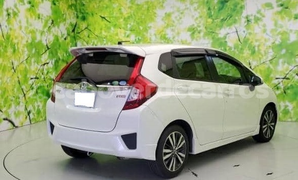 Buy Used Honda Fit White Car in Santa Maria in Sal Buy Used Honda Fit White Car in Santa Maria in Sal