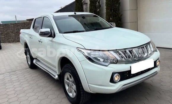 Comprar Usado Mitsubishi L200 White Carro em Santa Maria em Sal Comprar Usado Mitsubishi L200 White Carro em Santa Maria em Sal