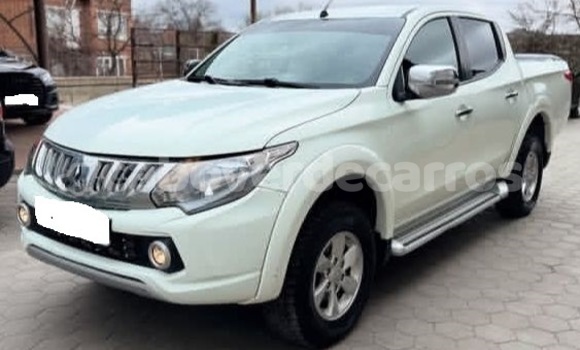Comprar Usado Mitsubishi L200 White Carro em Santa Maria em Sal Comprar Usado Mitsubishi L200 White Carro em Santa Maria em Sal