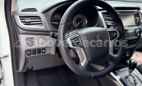 Comprar Usado Mitsubishi L200 White Carro em Santa Maria em Sal Comprar Usado Mitsubishi L200 White Carro em Santa Maria em Sal