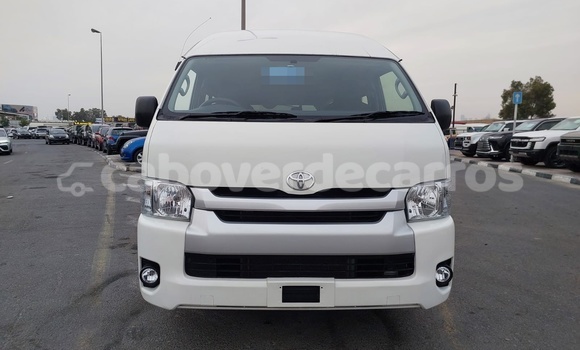 Comprar Usado Toyota Hiace White Carro em Santa Maria em Sal