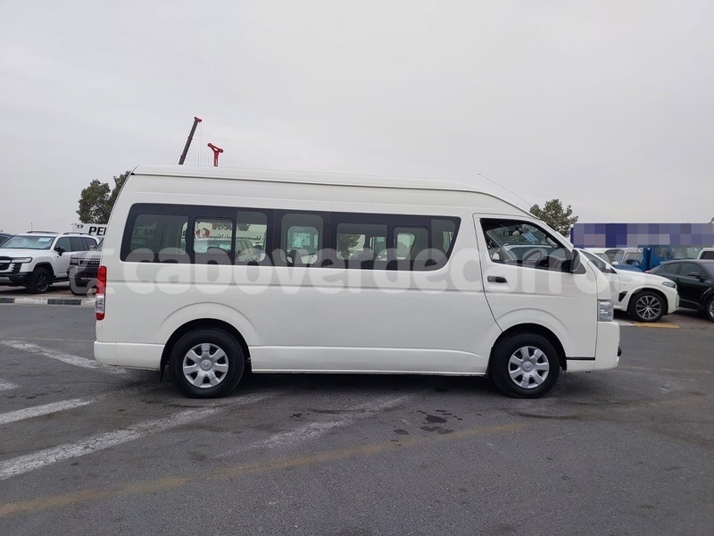 Big with watermark toyota hiace sal santa maria 309