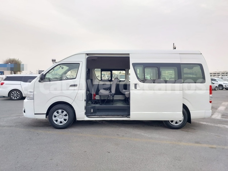 Big with watermark toyota hiace sal santa maria 309