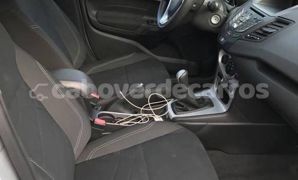 Comprar Usado Ford Fiesta Silver Carro em Santa Maria em Sal Comprar Usado Ford Fiesta Silver Carro em Santa Maria em Sal