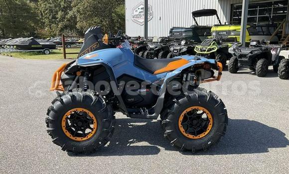 Comprar Novo Yamaha TMAX Black Moto em Nova Sintra em Brava Comprar Novo Yamaha TMAX Black Moto em Nova Sintra em Brava