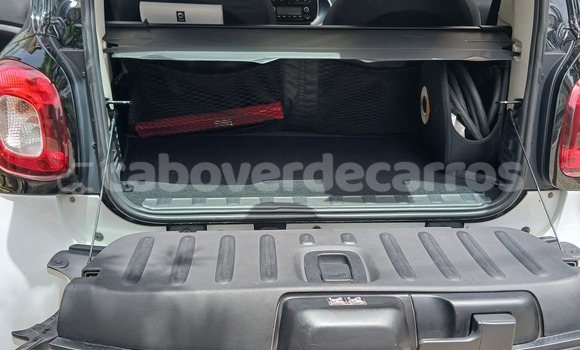 Comprar Usado Mercedes Viano White Carro em Vila do Maio em Maio Comprar Usado Mercedes Viano White Carro em Vila do Maio em Maio