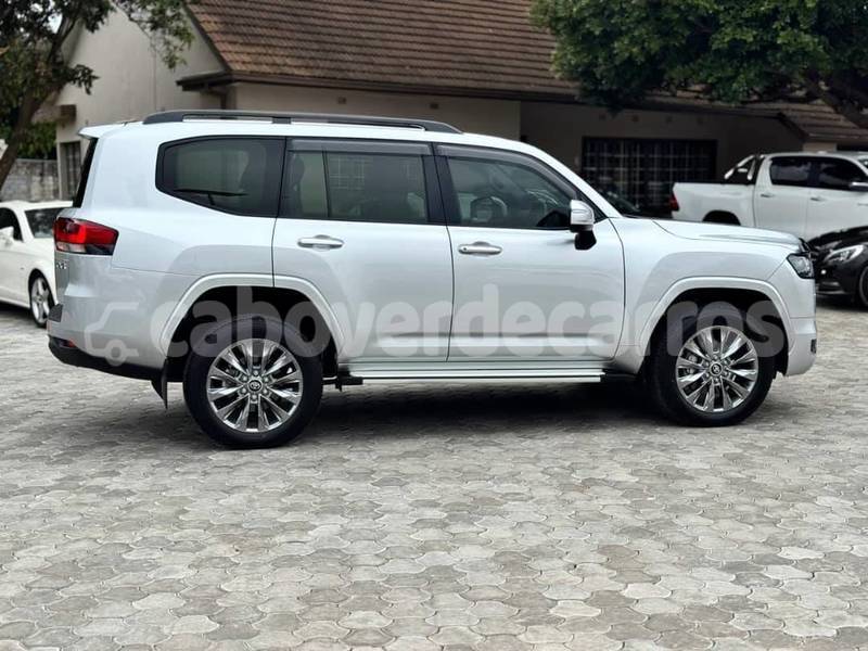 Big with watermark toyota land cruiser fogo sao filipe 326