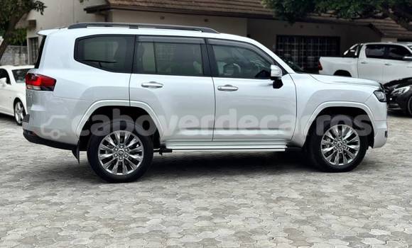 Acheter Occasion Voiture Toyota Land Cruiser Beige à Sao Filipe, Fogo Acheter Occasion Voiture Toyota Land Cruiser Beige à Sao Filipe, Fogo
