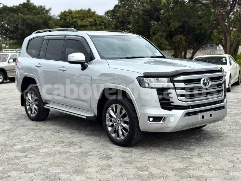 Big with watermark toyota land cruiser fogo sao filipe 326