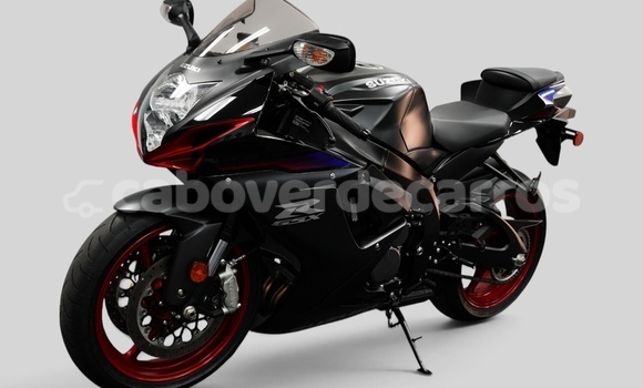 Comprar Usado Suzuki GSX–R Black Moto em Sao Filipe em Fogo