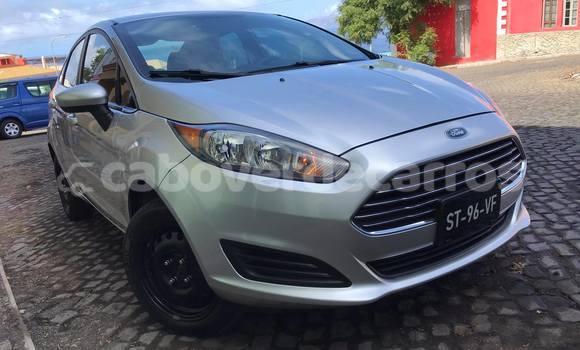 Acheter Occasion Voiture Ford Fiesta Gris à Sao Filipe, Fogo Acheter Occasion Voiture Ford Fiesta Gris à Sao Filipe, Fogo