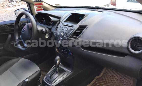 Acheter Occasion Voiture Ford Fiesta Gris à Sao Filipe, Fogo Acheter Occasion Voiture Ford Fiesta Gris à Sao Filipe, Fogo