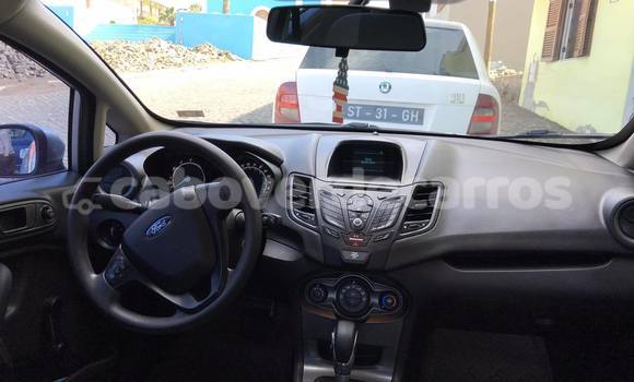 Acheter Occasion Voiture Ford Fiesta Gris à Sao Filipe, Fogo Acheter Occasion Voiture Ford Fiesta Gris à Sao Filipe, Fogo