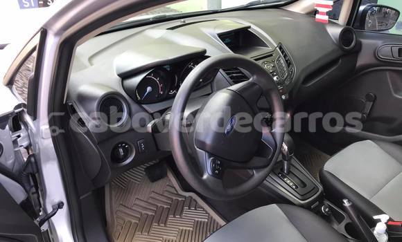 Acheter Occasion Voiture Ford Fiesta Gris à Sao Filipe, Fogo Acheter Occasion Voiture Ford Fiesta Gris à Sao Filipe, Fogo