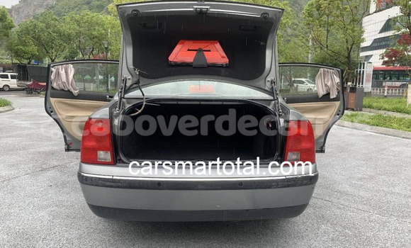 Acheter Occasion Voiture Volkswagen Passat Gris à Vila do Maio, Maio Acheter Occasion Voiture Volkswagen Passat Gris à Vila do Maio, Maio