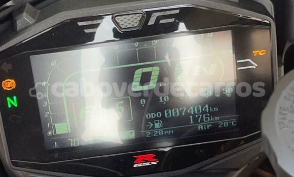 Comprar Usado Suzuki GSX-R Black Moto em Mosteiros em Fogo Comprar Usado Suzuki GSX-R Black Moto em Mosteiros em Fogo