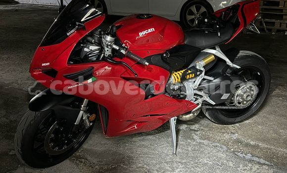 Comprar Usado Ducati Panigale Red Moto em Sal Rei em Boavista Comprar Usado Ducati Panigale Red Moto em Sal Rei em Boavista