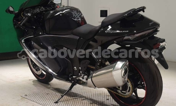Comprar Usado Suzuki HAYABUSA Black Moto em Nova Sintra em Brava Comprar Usado Suzuki HAYABUSA Black Moto em Nova Sintra em Brava