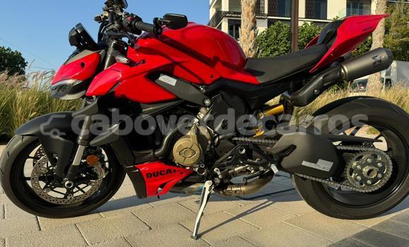 Comprar Usado Ducati Streetfighter Red Moto em Mosteiros em Fogo Comprar Usado Ducati Streetfighter Red Moto em Mosteiros em Fogo