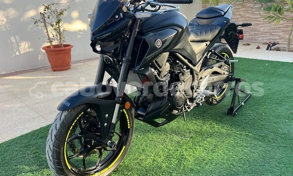 Comprar Usado Yamaha MT-03 Black Moto em Mosteiros em Fogo