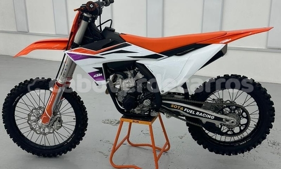 Comprar Usado KTM 250 Beige Moto em Mosteiros em Fogo Comprar Usado KTM 250 Beige Moto em Mosteiros em Fogo