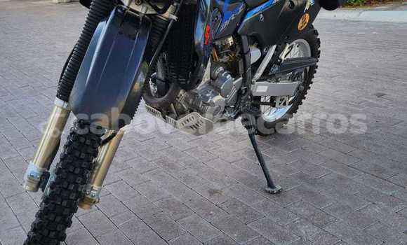 Comprar Usado Suzuki DR-Z Beige Moto em Mosteiros em Fogo Comprar Usado Suzuki DR-Z Beige Moto em Mosteiros em Fogo