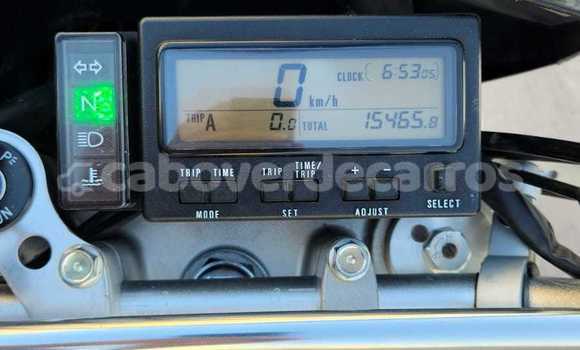 Comprar Usado Suzuki DR-Z Beige Moto em Mosteiros em Fogo Comprar Usado Suzuki DR-Z Beige Moto em Mosteiros em Fogo