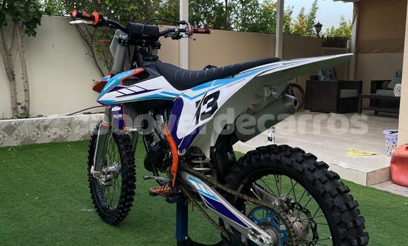 Comprar Usado KTM 125 Beige Moto em Mosteiros em Fogo Comprar Usado KTM 125 Beige Moto em Mosteiros em Fogo
