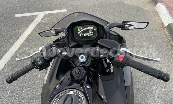 Acheter Occasion Moto Kawasaki Ninja Noir à Mosteiros, Fogo Acheter Occasion Moto Kawasaki Ninja Noir à Mosteiros, Fogo