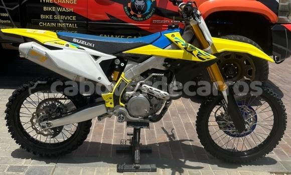 Comprar Usado Suzuki RM Beige Moto em Mosteiros em Fogo Comprar Usado Suzuki RM Beige Moto em Mosteiros em Fogo