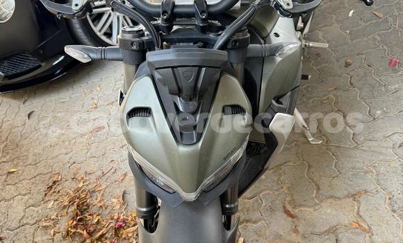 Comprar Usado Ducati Streetfighter Black Moto em Mosteiros em Fogo Comprar Usado Ducati Streetfighter Black Moto em Mosteiros em Fogo