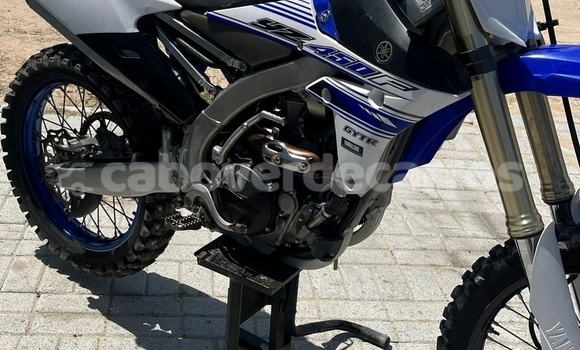 Comprar Usado Yamaha YZ450F Blue Moto em Mosteiros em Fogo Comprar Usado Yamaha YZ450F Blue Moto em Mosteiros em Fogo