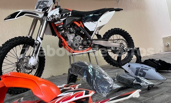 Comprar Usado KTM 250 Beige Moto em Mosteiros em Fogo Comprar Usado KTM 250 Beige Moto em Mosteiros em Fogo