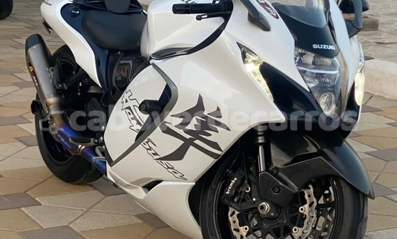 Comprar Usado Suzuki HAYABUSA White Moto em Mosteiros em Fogo Comprar Usado Suzuki HAYABUSA White Moto em Mosteiros em Fogo