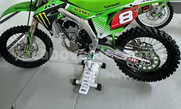 Comprar Usado Kawasaki KX Green Moto em Mosteiros em Fogo Comprar Usado Kawasaki KX Green Moto em Mosteiros em Fogo