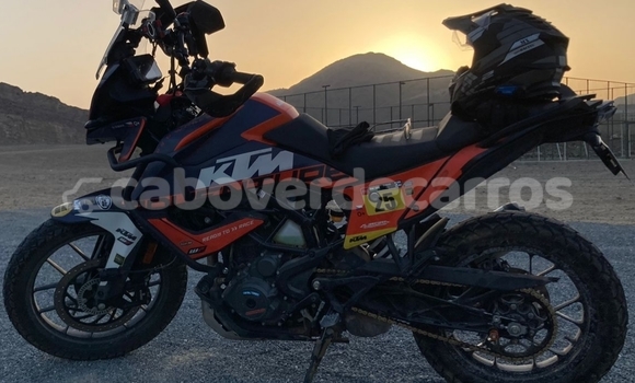 Comprar Usado KTM Duke Beige Moto em Mosteiros em Fogo Comprar Usado KTM Duke Beige Moto em Mosteiros em Fogo