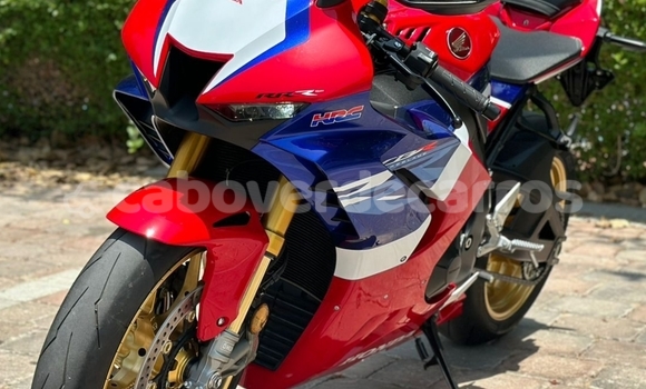 Comprar Usado Honda CBR 1000 RR Red Moto em Mosteiros em Fogo Comprar Usado Honda CBR 1000 RR Red Moto em Mosteiros em Fogo