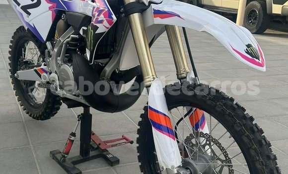 Comprar Usado Yamaha YZ White Moto em Mosteiros em Fogo Comprar Usado Yamaha YZ White Moto em Mosteiros em Fogo