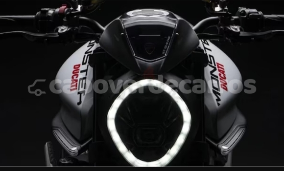 Comprar Usado Ducati Monster White Moto em Mosteiros em Fogo Comprar Usado Ducati Monster White Moto em Mosteiros em Fogo