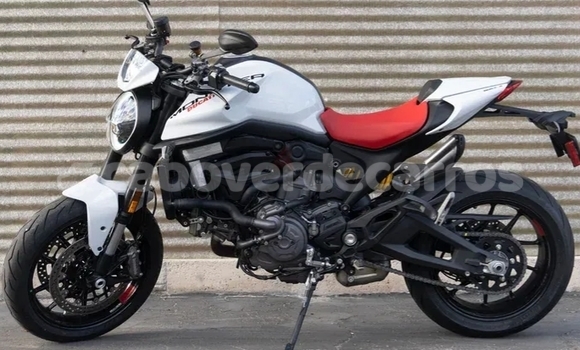 Comprar Usado Ducati Monster White Moto em Mosteiros em Fogo Comprar Usado Ducati Monster White Moto em Mosteiros em Fogo