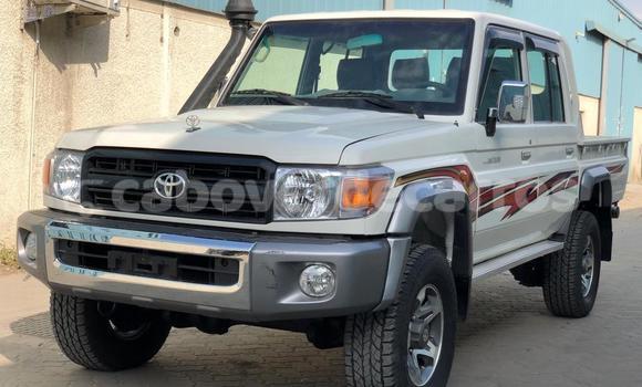 Comprar Usado Toyota Land Cruiser Black Carro em Santa Maria em Sal Comprar Usado Toyota Land Cruiser Black Carro em Santa Maria em Sal